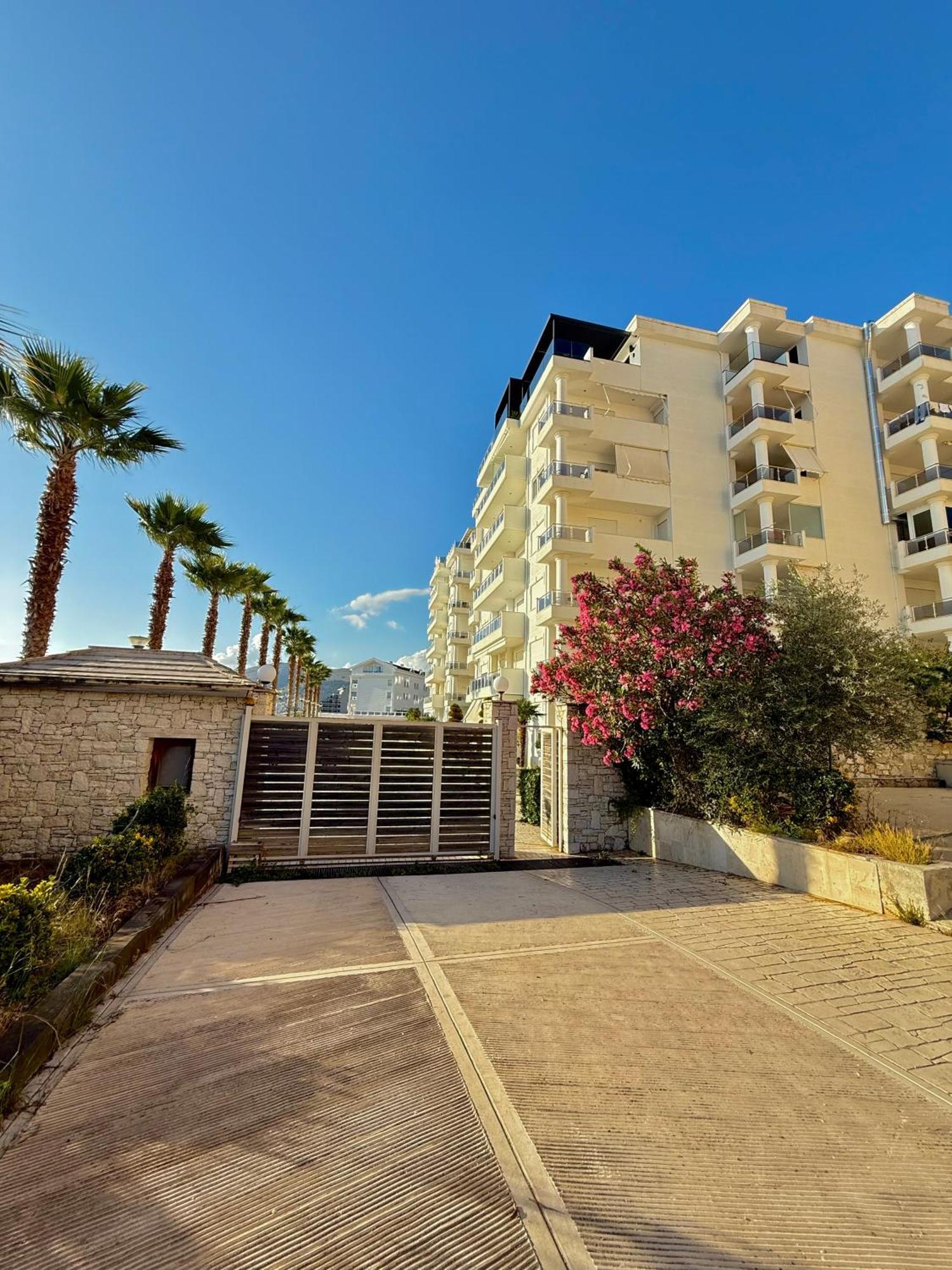 Limani Deluxe Apartments Саранда Экстерьер фото