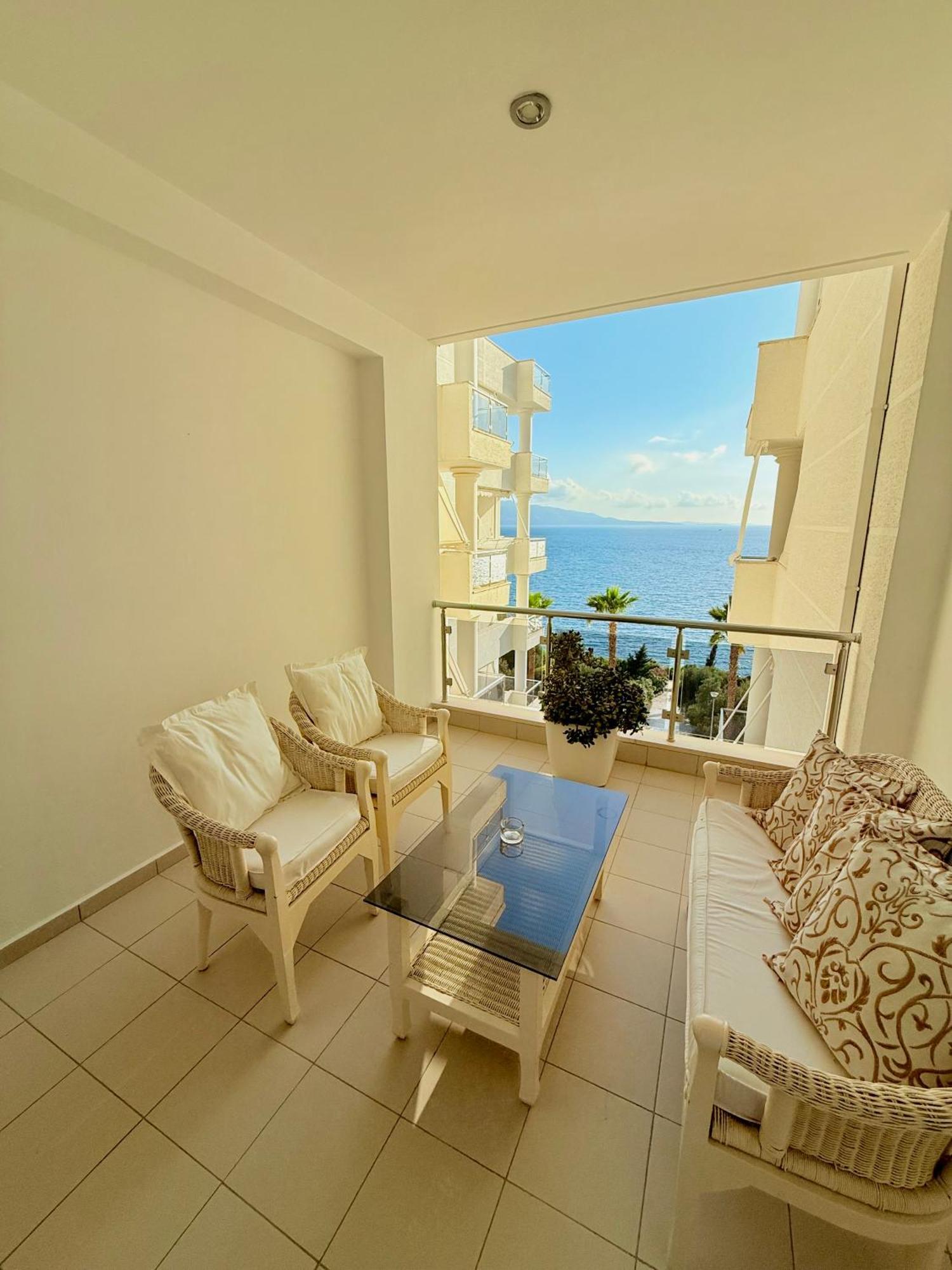 Limani Deluxe Apartments Саранда Экстерьер фото